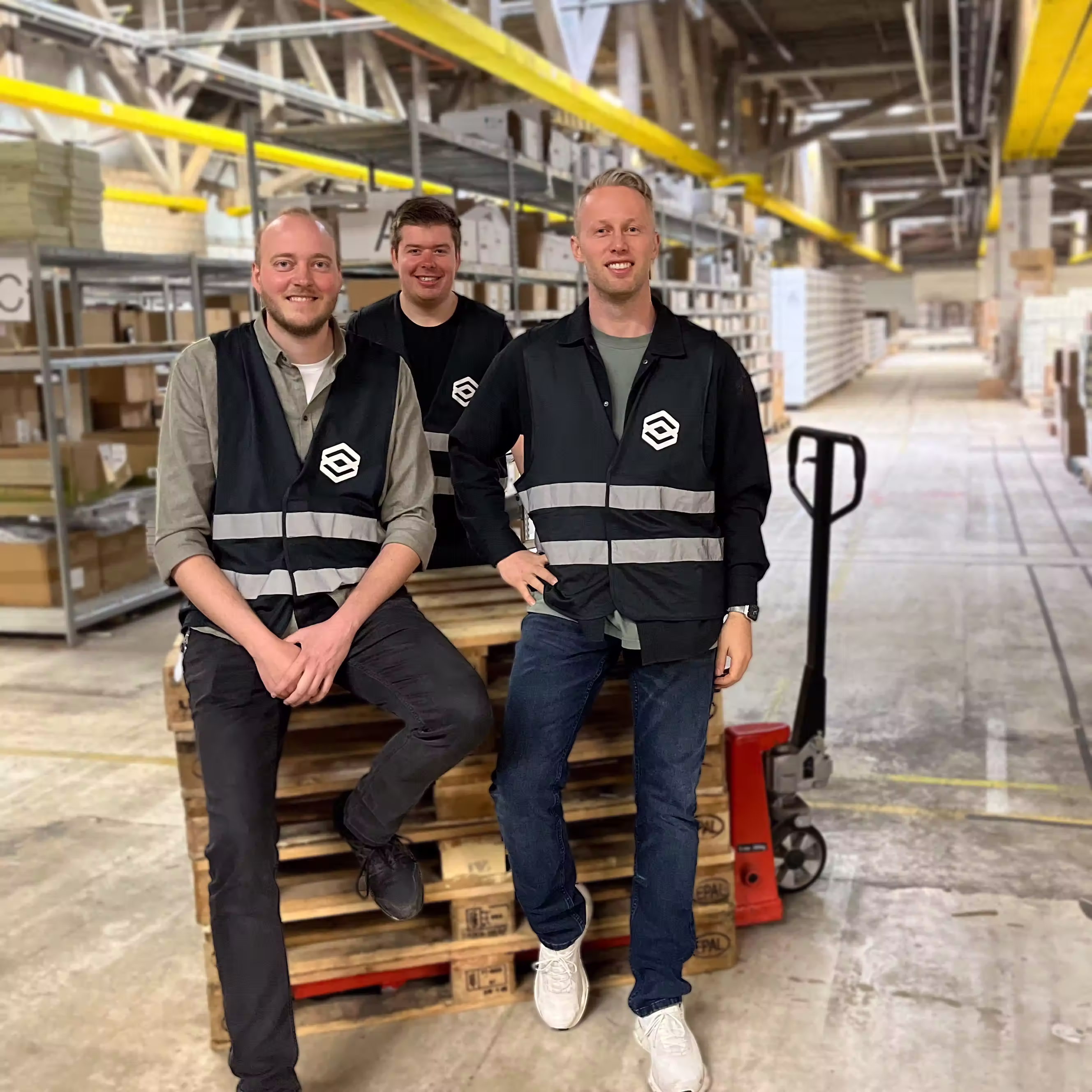 Packstack Mitarbeiter im Wareneingang